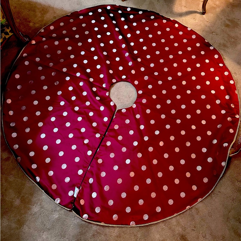 Christmas tree skirt